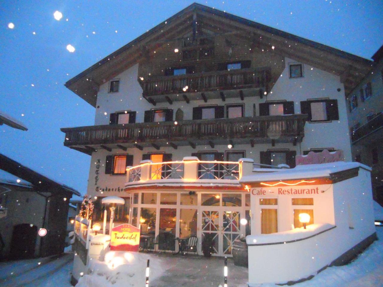 טרודנה Hotel Trudnerhof Im Naturpark Trudnerhorn מראה חיצוני תמונה